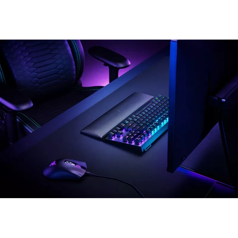 Wrist rest Razer RC21-01710100-R3M1 — leatherette, memory foam, 356 mm × 8.9 mm, black