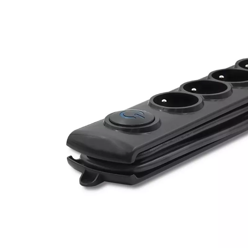 Surge Protector Qoltec 50113 Black 8 AC outlets 230 V 1.8 m