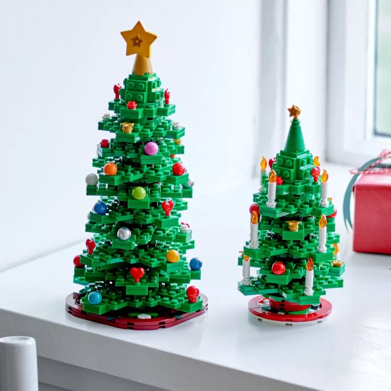 LEGO Christmas Tree set 40573 – seasonal display model, decorative mini build