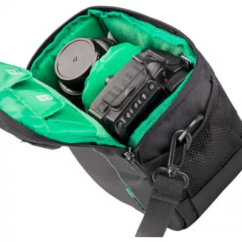 Shoulder case Rivacase 7420 Black SLR compatibility