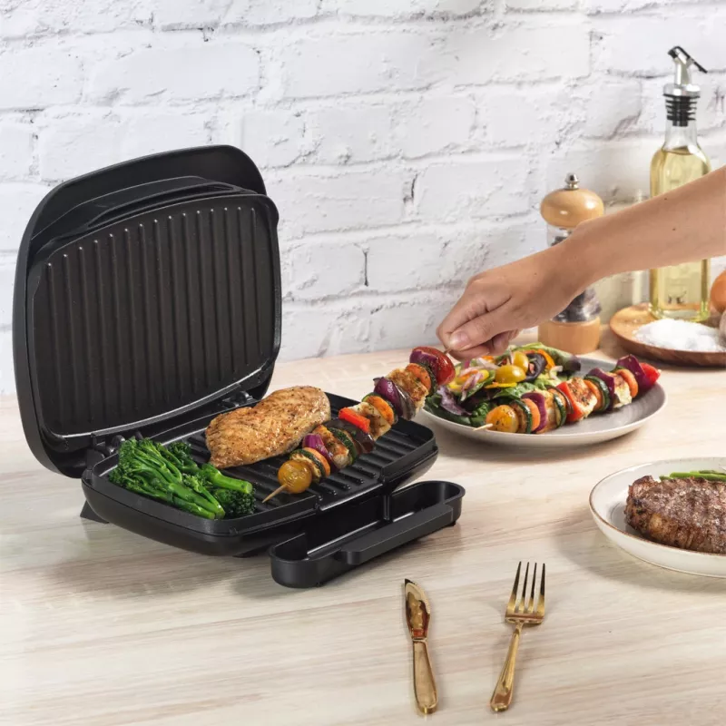Electric grill Petra PT4366MBLKVDE black with non-stick surface and adjustable temperature