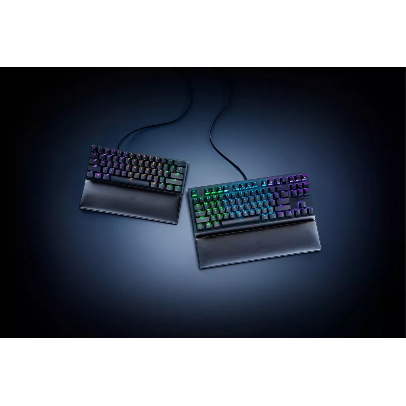 Wrist rest Razer RC21-01710100-R3M1 — leatherette, memory foam, 356 mm × 8.9 mm, black