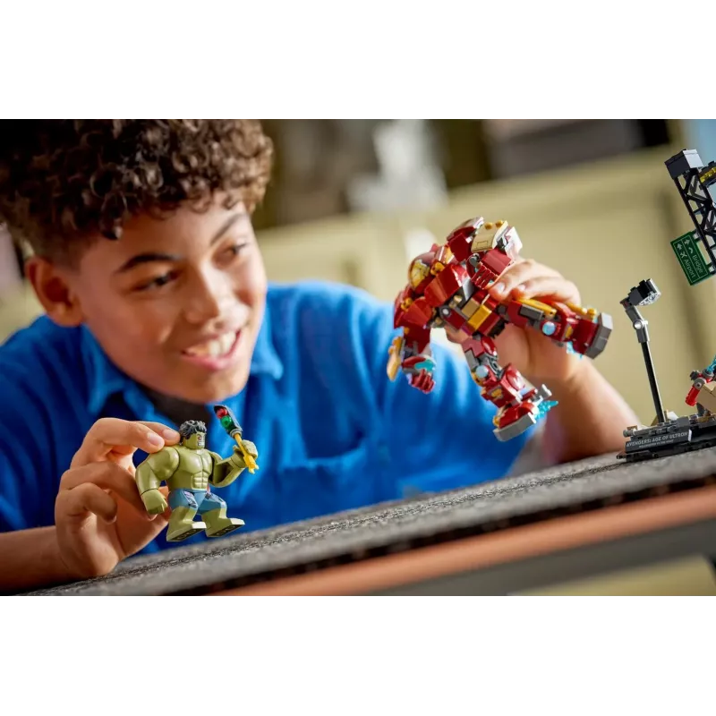 LEGO MARVEL 76343 Epic Battle: Hulkbuster vs. The Hulk