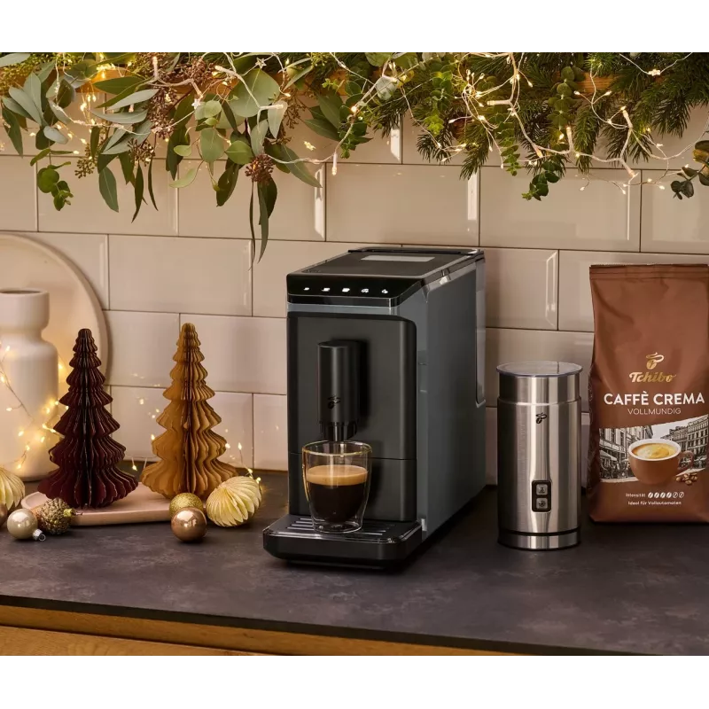 Espresso machine Tchibo Esperto Mini black — compact home espresso maker