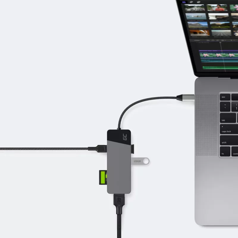 USB Type-C hub Green Cell HUBGC01 — 7 ports: 3×USB-A 3.2 Gen 1, 1×USB-C 3.2 Gen 1, HDMI, microSD+SD card reader — Silver