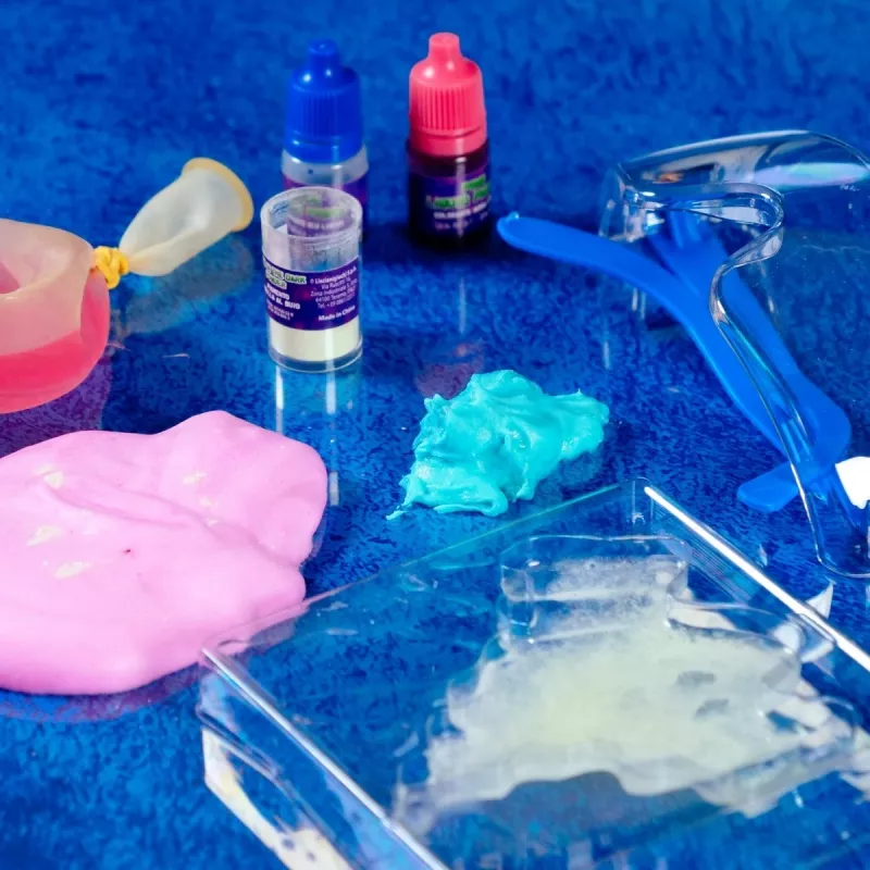 Science kit Liscianigiochi Crazy Science Slime in the dark 304-PL89239 — glow-in-the-dark slime experiment set
