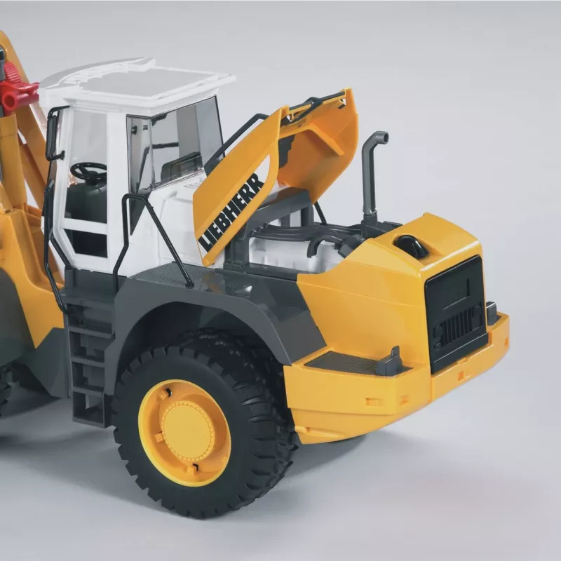 Liebherr L574 Articulated Road Loader