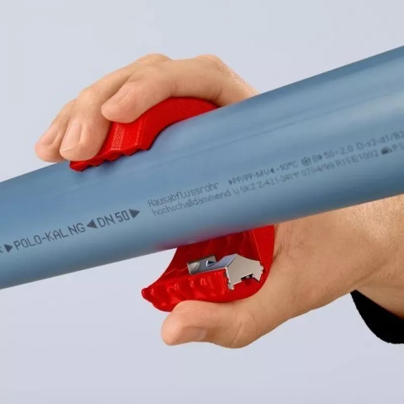 KNIPEX manual pipe cutter for PVC and sealing slee