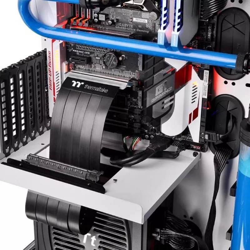 Thermaltake AC-045-CN1OTN-C1 Interface Cards/adapter Internal PCIe