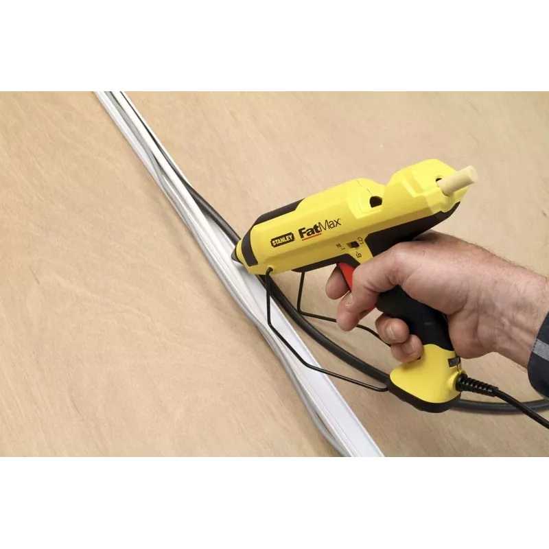 Hot glue gun STANLEY FatMax GR 100 R 200 W, 18.83 g/min output, AC powered, 1 min warm-up, black/yellow
