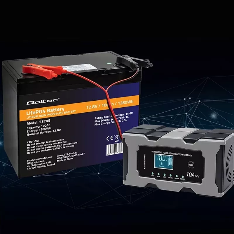 Charger QOLTEC 52493 12V 10A with repair function for AGM batteries