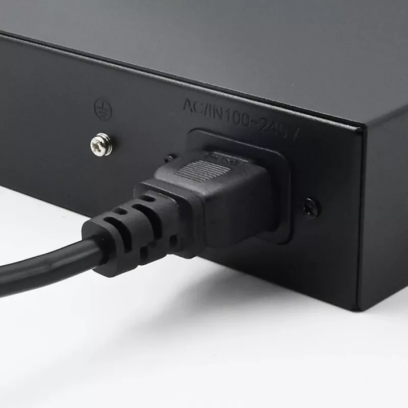 Network switch QOLTEC Gigabit Ethernet PoE 24xRJ45 2xSFP