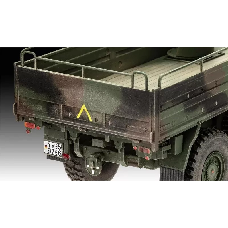 Plastic model kit REVELL Man 10T Milgl 8x8 Truck 1/35 scale