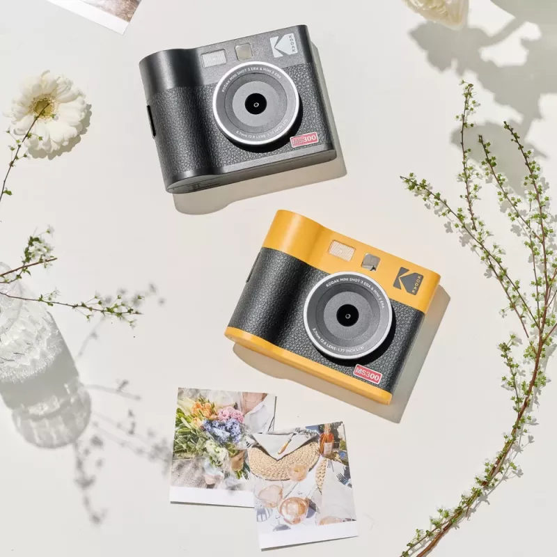 Instant camera Kodak Mini Shot 3 Era — Black, 4Pass printing technology