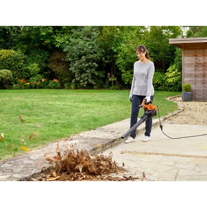 Black & Decker BEBLV300-QS leaf blower