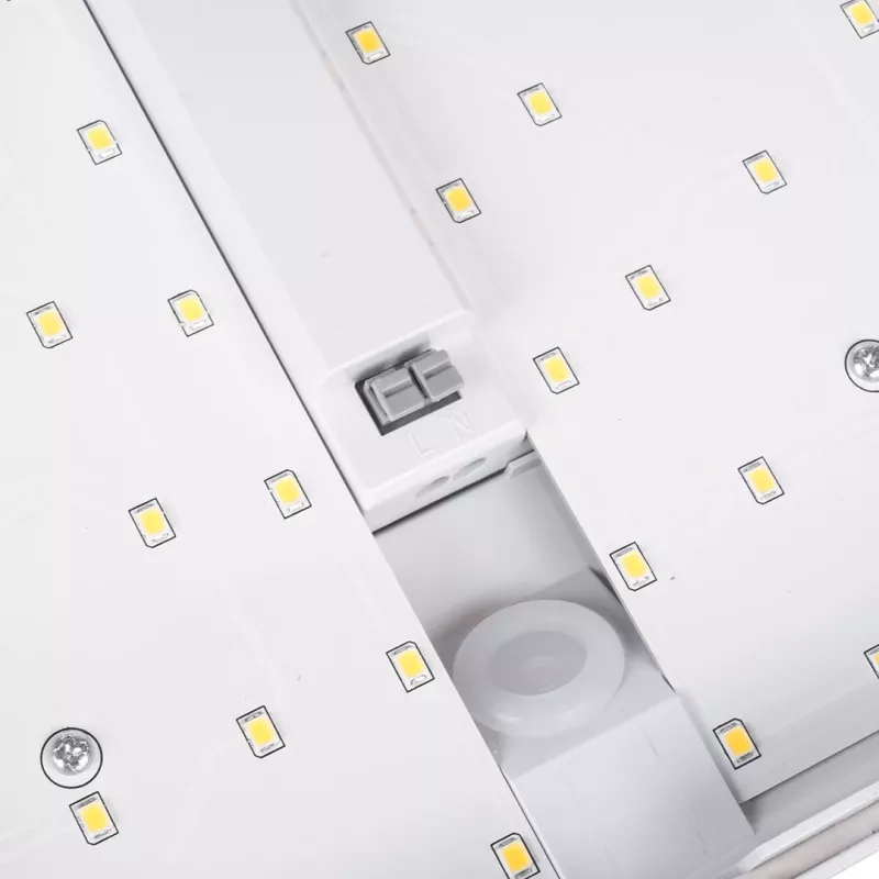 LED table lamp MACLEAN MCE292W with motion sensor, 950 lm, white