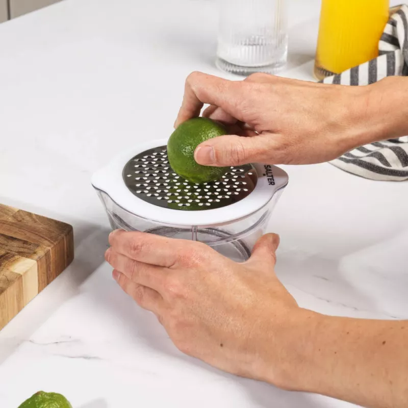 Citrus Juicer Salter BW12004WEU7 4-in-1 compact design, easy to use