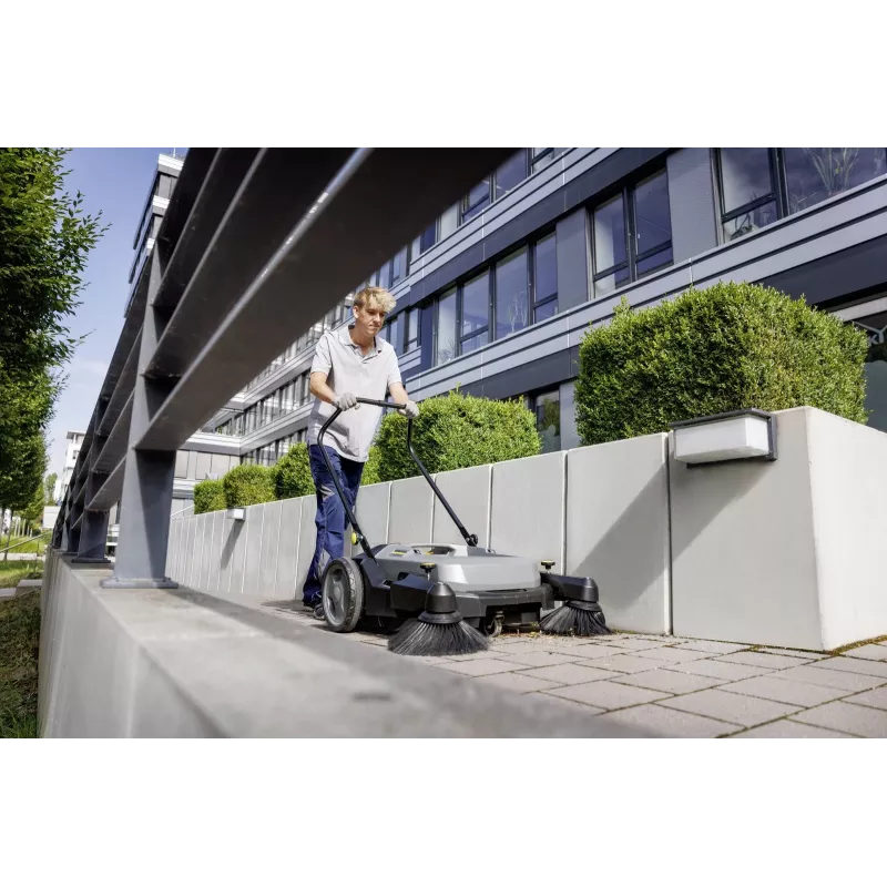 Karcher AG KM 70/20 C 2SB sweeper, 22 kg, manual