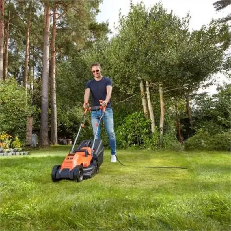 Black & Decker electric lawnmower with cutting height adjustment 1200 W Cutting width (max.) 32 cm