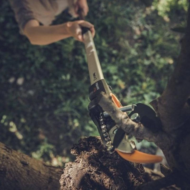 Pruning Shears Fiskars UPX82 Anvil — hand pruner for woody stems, black/blue/grey