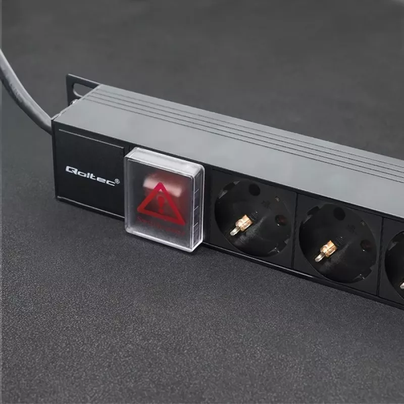 Qoltec Aluminum PDU for RACK | 16A | 16 x Schuko | Vertical | 1.8m