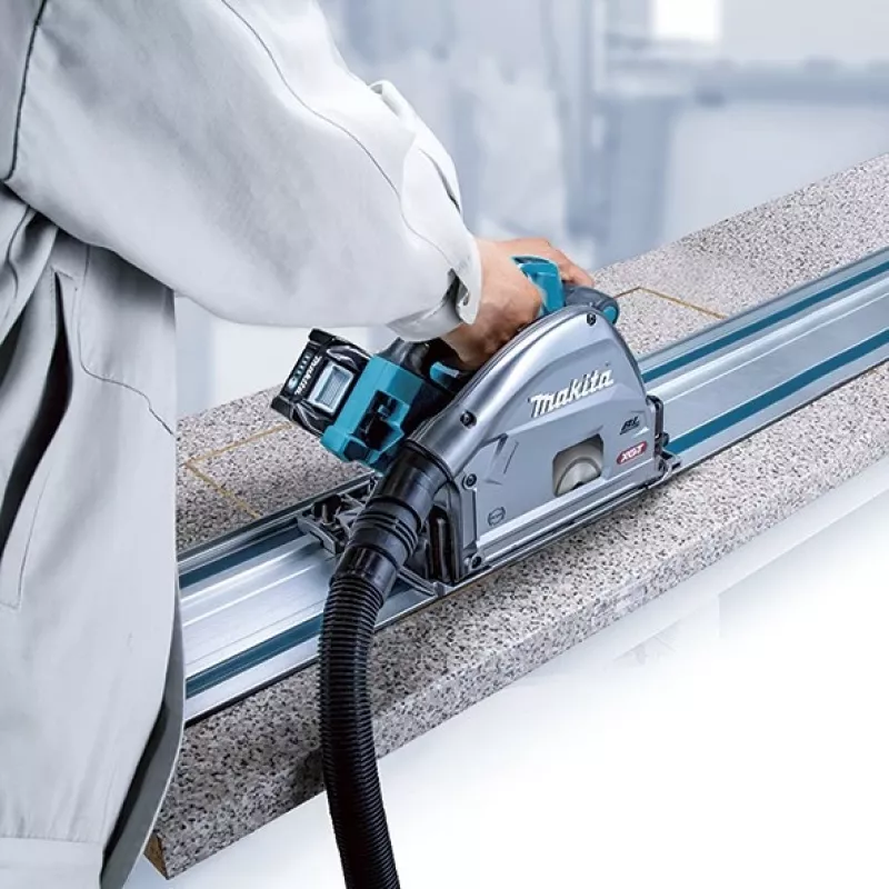 Makita SP001GZ03 40V XGT cordless plunge circular saw, 165 mm