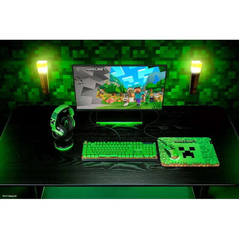 Wired gaming headset Razer Kraken V4 X — supra-aural, 20–20000 Hz, 1.8 m cable, 310 g, black/green