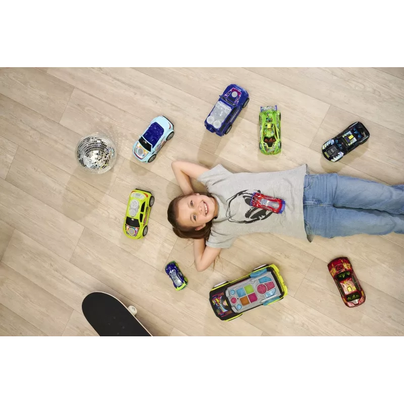 Car Dickie Toys Mercedes-Benz E-Class Beat Spinner Blue 3 AA Batteries