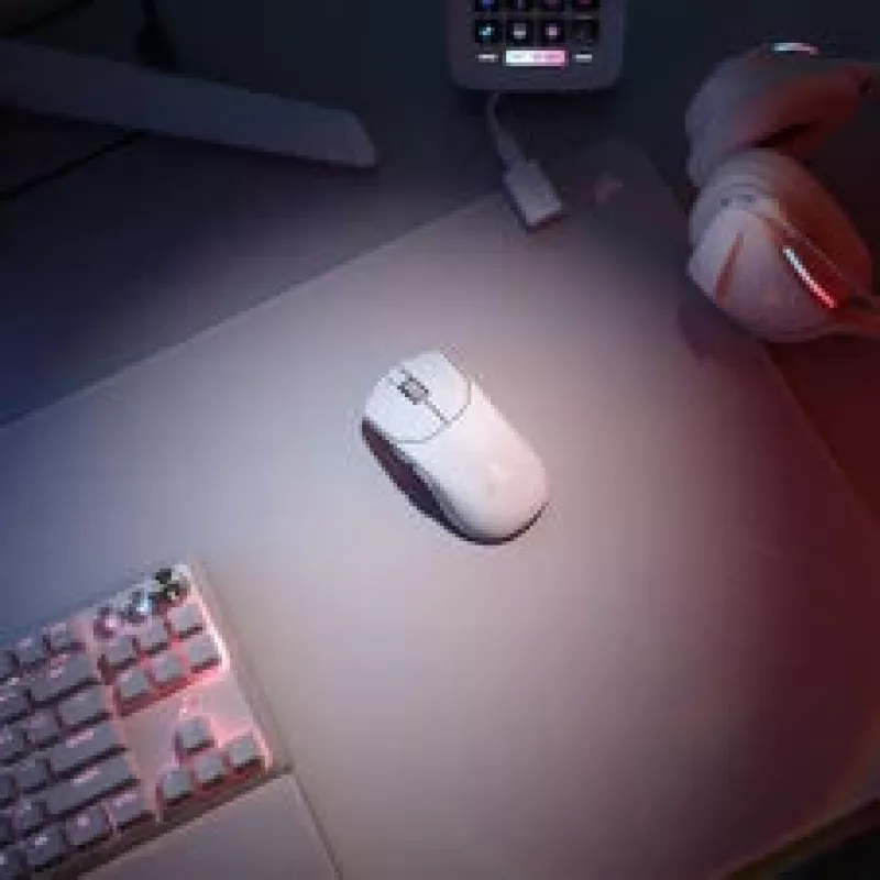 Gaming mouse CORSAIR SABRE v2 PRO Ultralight White — up to 18000 DPI, wired, ambidextrous shape