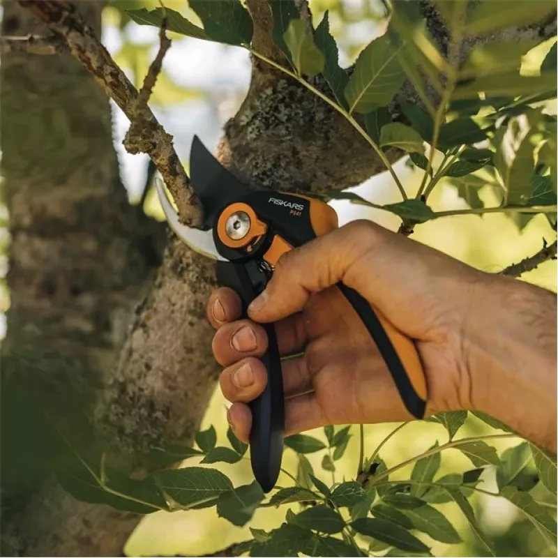 Fiskars Plus SmartFit P541 Garden Bypass Shears Black, Orange