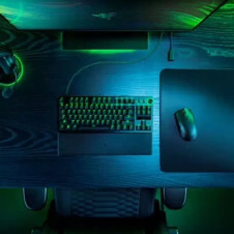 Gaming mouse and mousepad bundle Razer Viper V3 Pro + Gigantus M, black