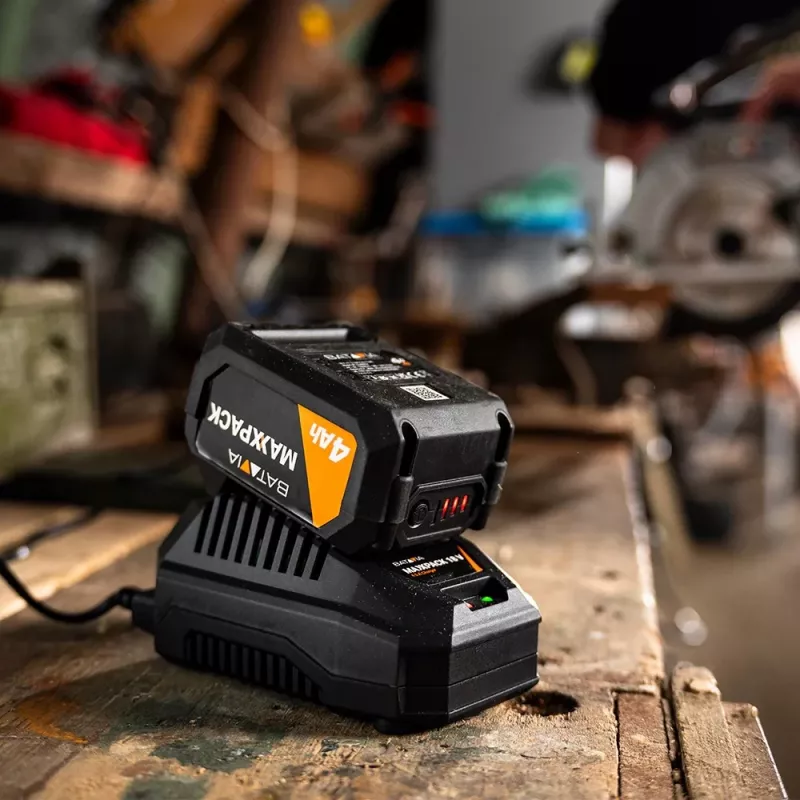Batavia B.V. | 18V 4.5A Fast Charger