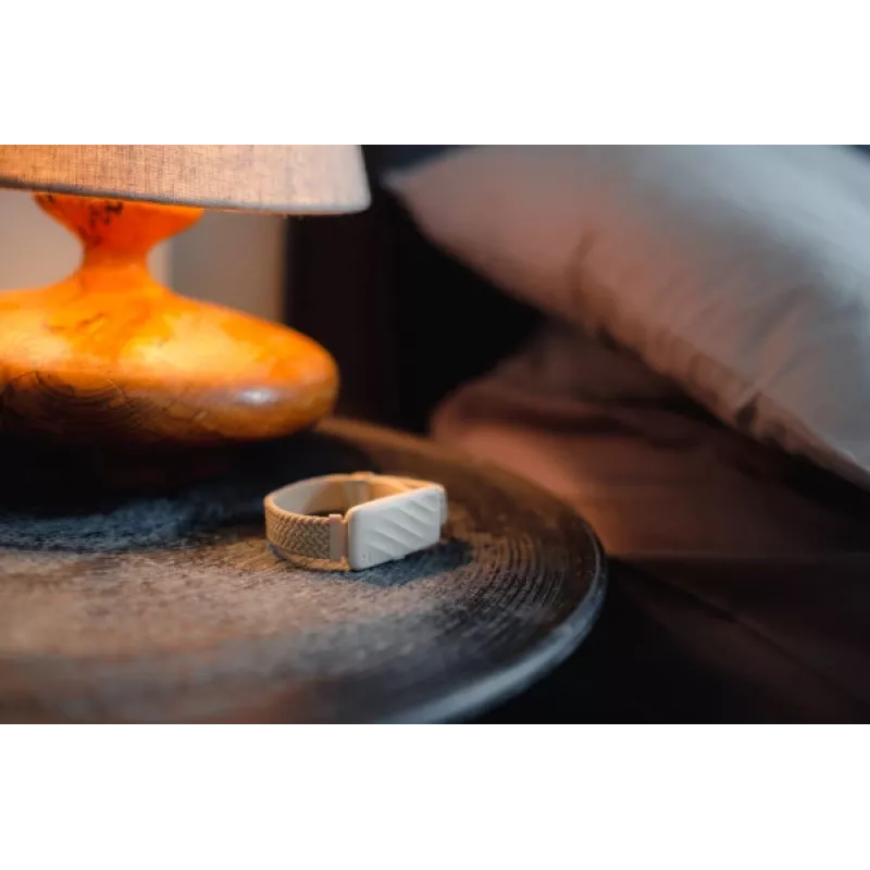 WakeBand HoMedics SS-WB100CE-WW Silent Alarm Wristband, Cream
