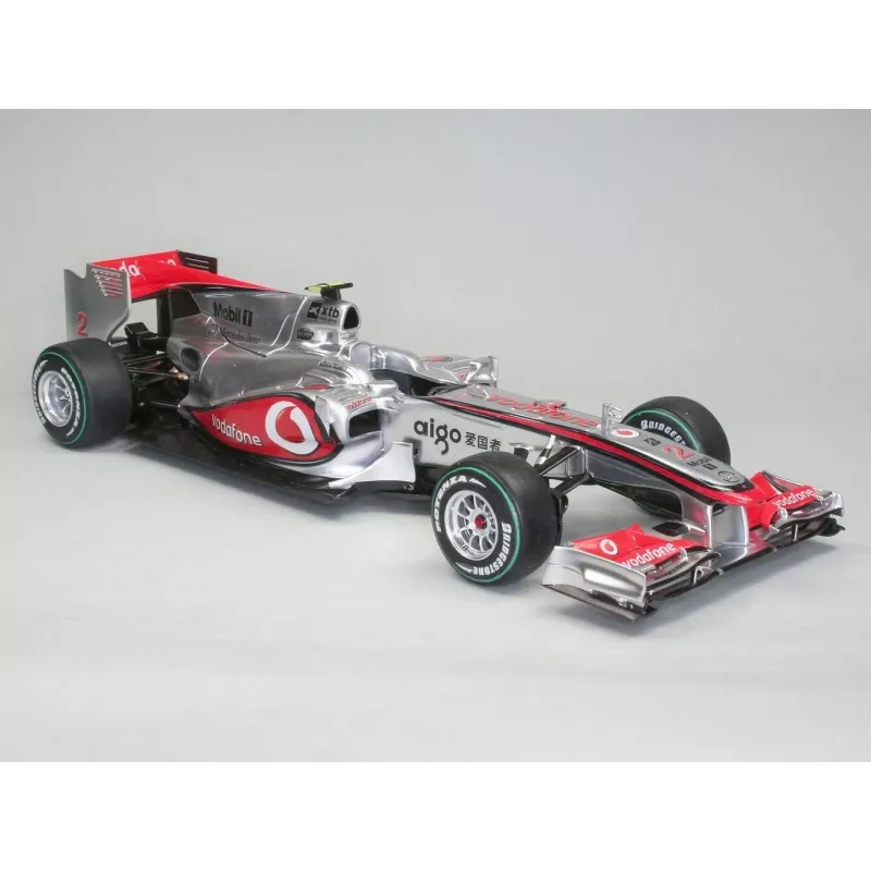 REVELL Plastic Model McLaren Mercedes MP4-25 Lewis Hamilton — 1:24 scale kit