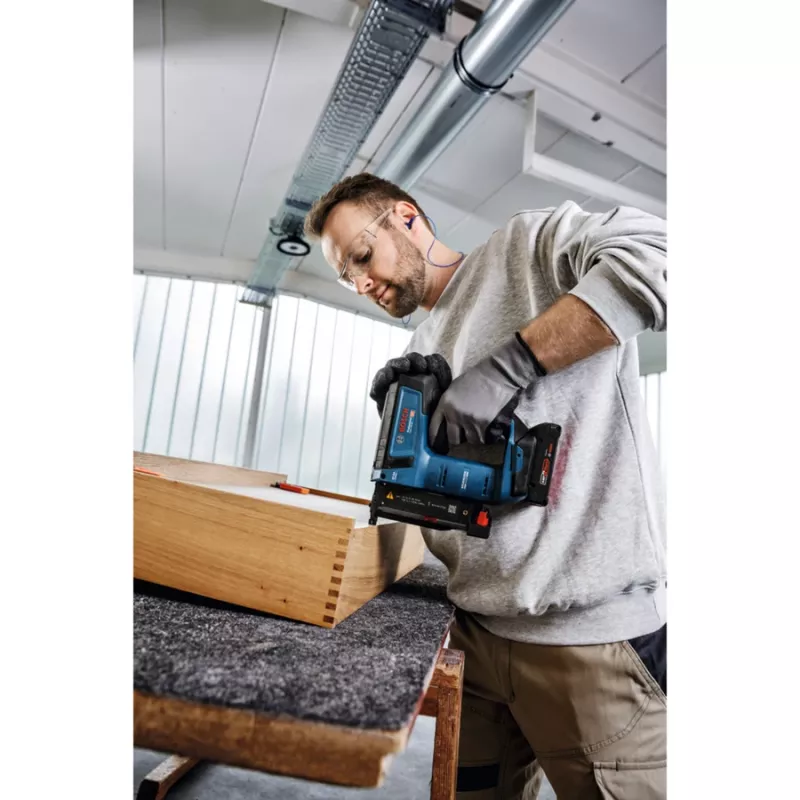 Battery-Holznagler GNH 18V-35 Professional solo, 18Volt (Blue/black, without Battery and Charger, in L-BOXX)