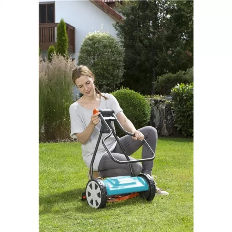 Manual reel mower Gardena 330 Classic