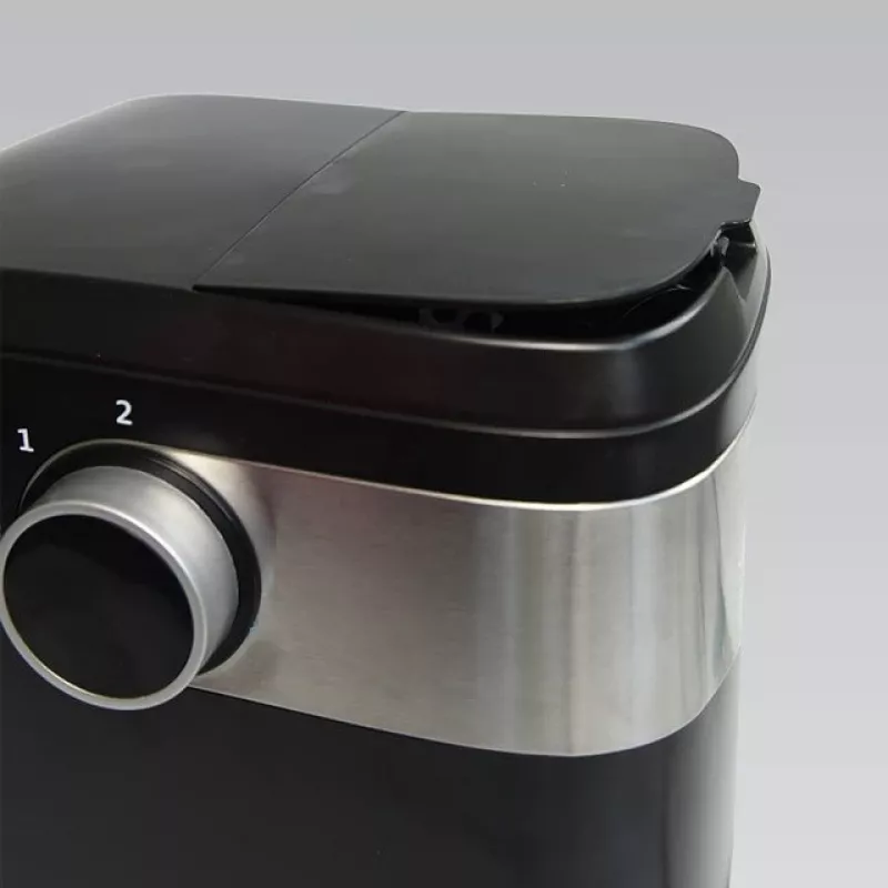 Electric meat grinder Maestro MR-854, 1500 W, 2 speeds, 3 strainers, sausage nozzle, black