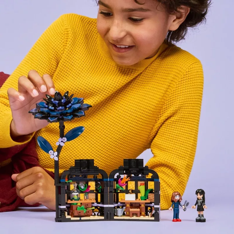 LEGO building set LEGO Wednesday 76784 Black Dahlia Flower — decorative model, 358 pcs, 9+ years
