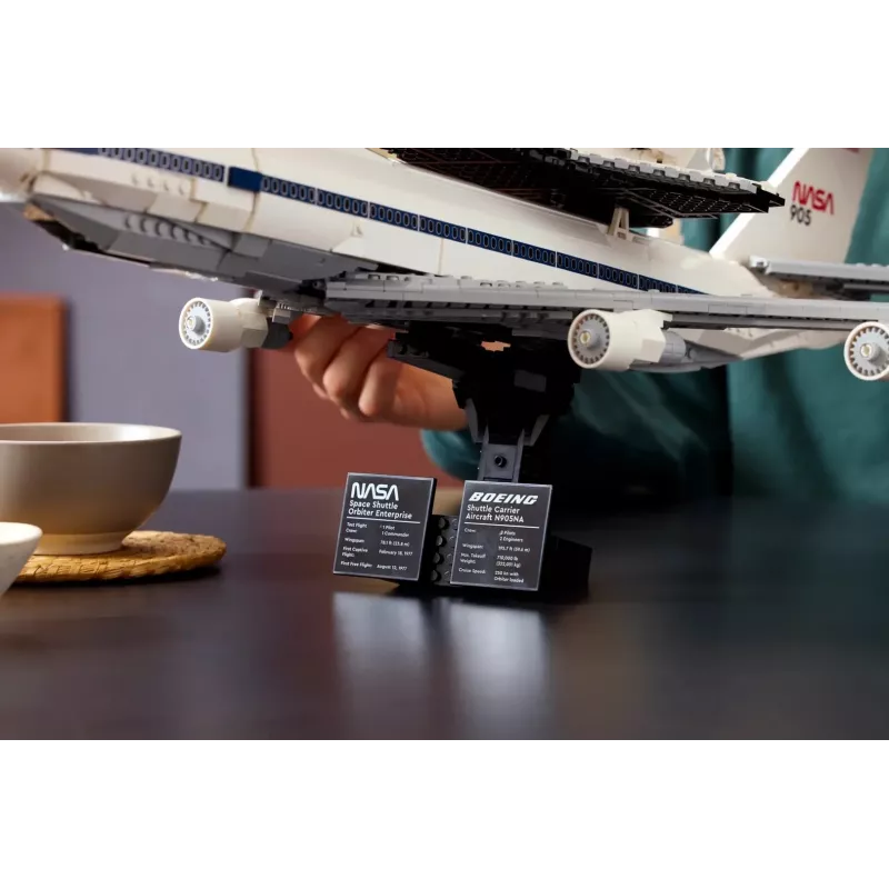 LEGO Icons Shuttle Aircraft 10360 building set — 2417 pieces, 270 × 535 × 630 mm display model