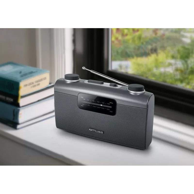 Portable radio Muse M-058 R — AM/FM, rotary volume, battery or AC (230V, 50Hz), black/grey