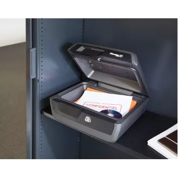 MASTER LOCK Large security chest