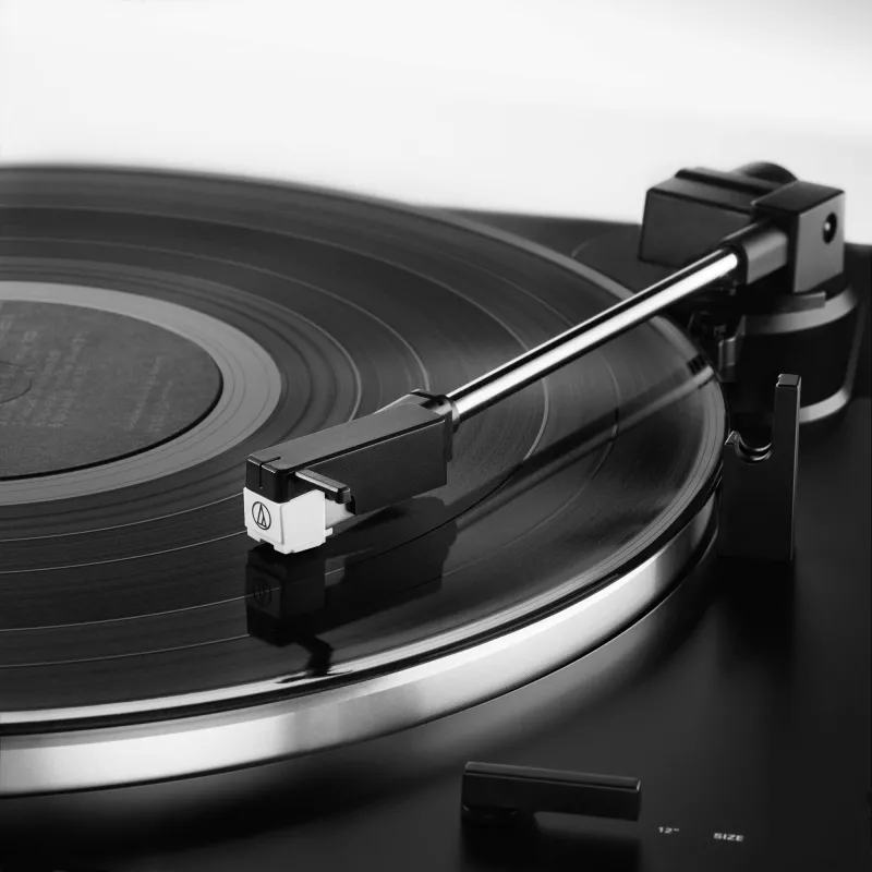 Audio Technica Unisex at-LP60XUSB Fully Automatic Belt-Drive Turntable Analog & USB in Black