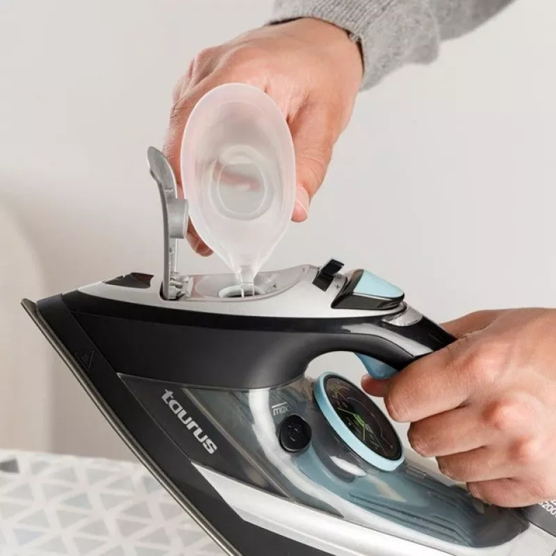 Dry & Steam Iron Taurus Geyser Eco 3200 W, 220 g/min steam boost, anodised soleplate, black