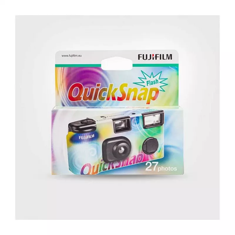 Disposable film camera Fujifilm Quicksnap Flash — 135 mm (32 mm focal), 1/100s shutter, built-in flash, Black