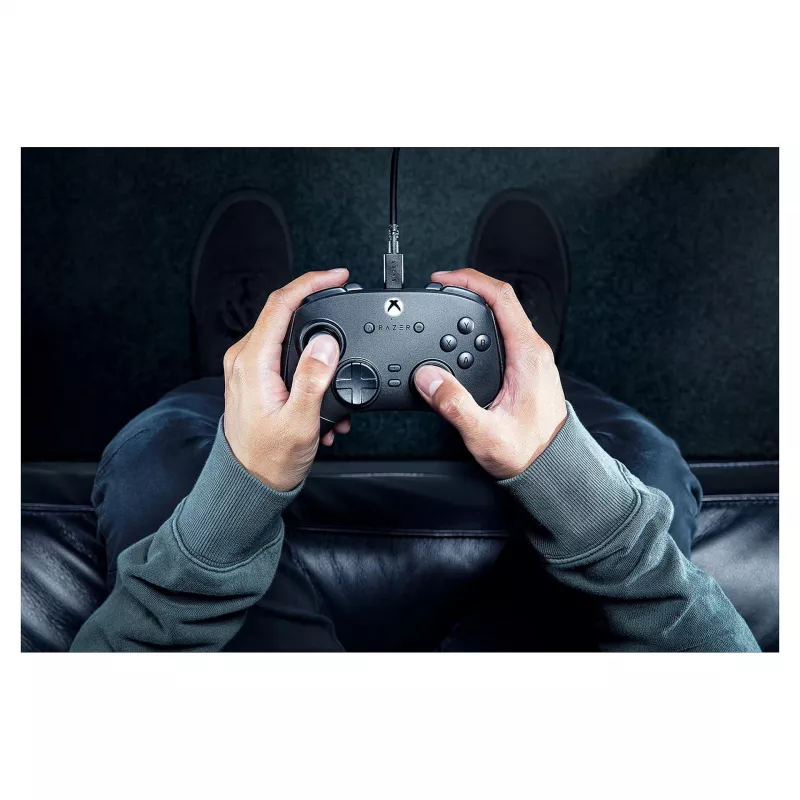 Razer Wolverine V3 - Tournament Edition - Game Pad - Wired - for Microsoft Xbox Series X, Microsoft Xbox Series S, PC (RZ06-05210100-R3M1)