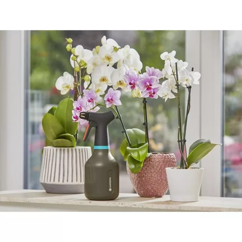 Hand sprayer Gardena 11110-20 0.75 L Black