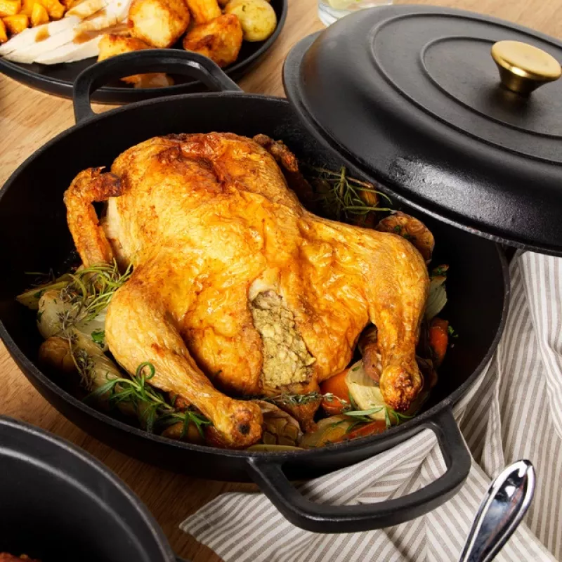 Cast iron casserole Russell Hobbs RH02525BEU7 30 cm, black
