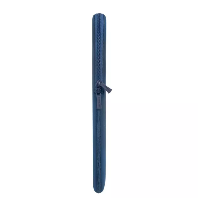 Sleeve case Rivacase 5226BL for 15.6 inch laptops, neoprene and polyester, 0.27 kg