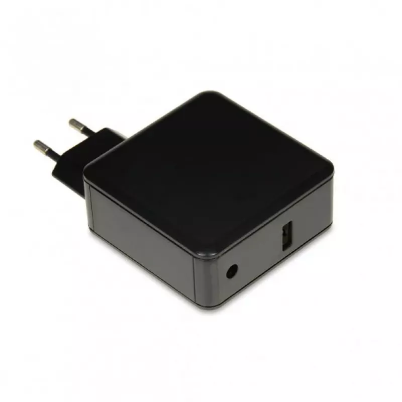 Laptop power adapter IBOX IUZ65WA, AC-to-DC auto 100–240V → 18.5–20.5V, 65W, 1×USB, black