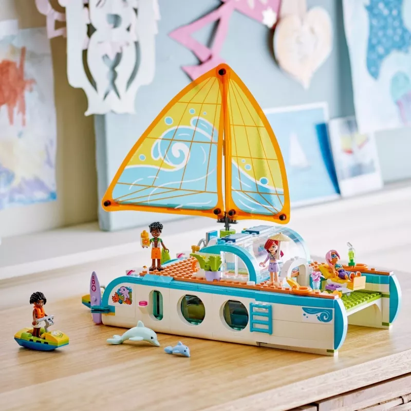 LEGO Friends playset Travel Boat Adventure 42664 — 685 pieces, 4 mini-dolls, ages 8+, 260×190×320 mm